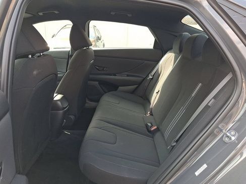 Used 2025 Hyundai Elantra SEL FWD image 11