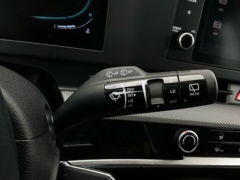 Used 2025 Kia Sportage LX image 34