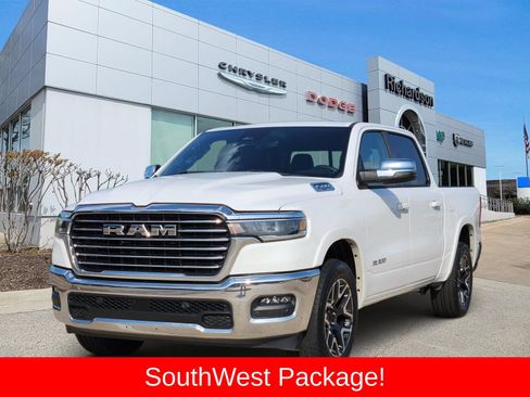 Used 2025 RAM 1500 Laramie AWD/4WD image 2