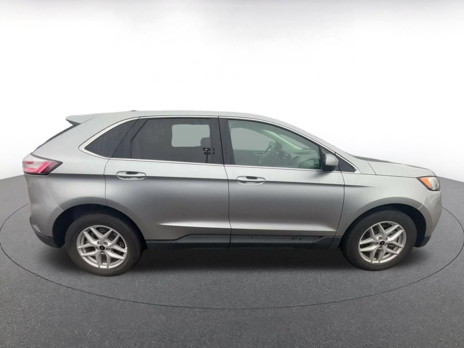 Used 2024 Ford Edge SEL AWD/4WD image 15