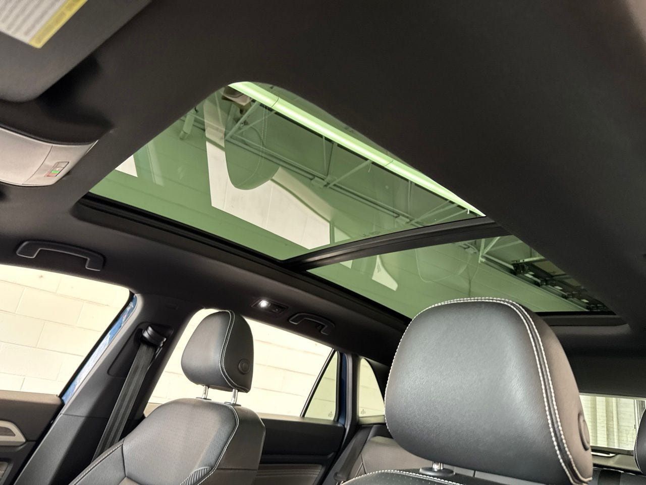 Used 2021 Volkswagen Atlas Cross Sport SE w/ Panoramic Sunroof Package AWD/4WD image 16