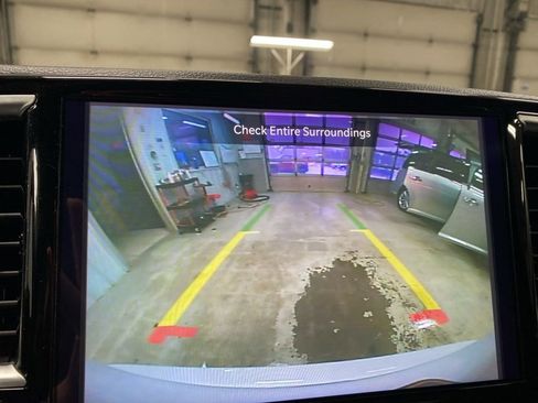 Used 2025 Chrysler Pacifica Limited FWD image 20