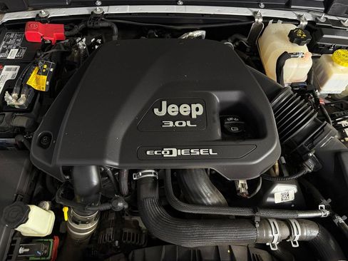 Used 2021 Jeep Gladiator Sport AWD/4WD image 21