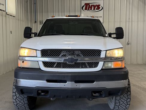 Used 2004 Chevrolet Silverado 2500 LS w/ Heavy-Duty Power Package AWD/4WD image 12