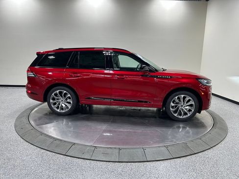 New 2026 Lincoln Aviator AWD w/ Jet Appearance Package image 5
