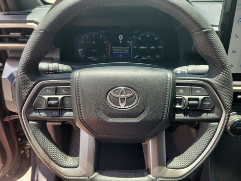 Used 2025 Toyota Tacoma TRD Sport RWD image 17
