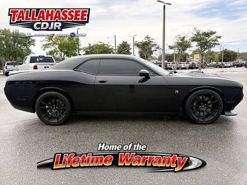 Used 2022 Dodge Challenger R/T Scat Pack w/ Shaker Package RWD image 2