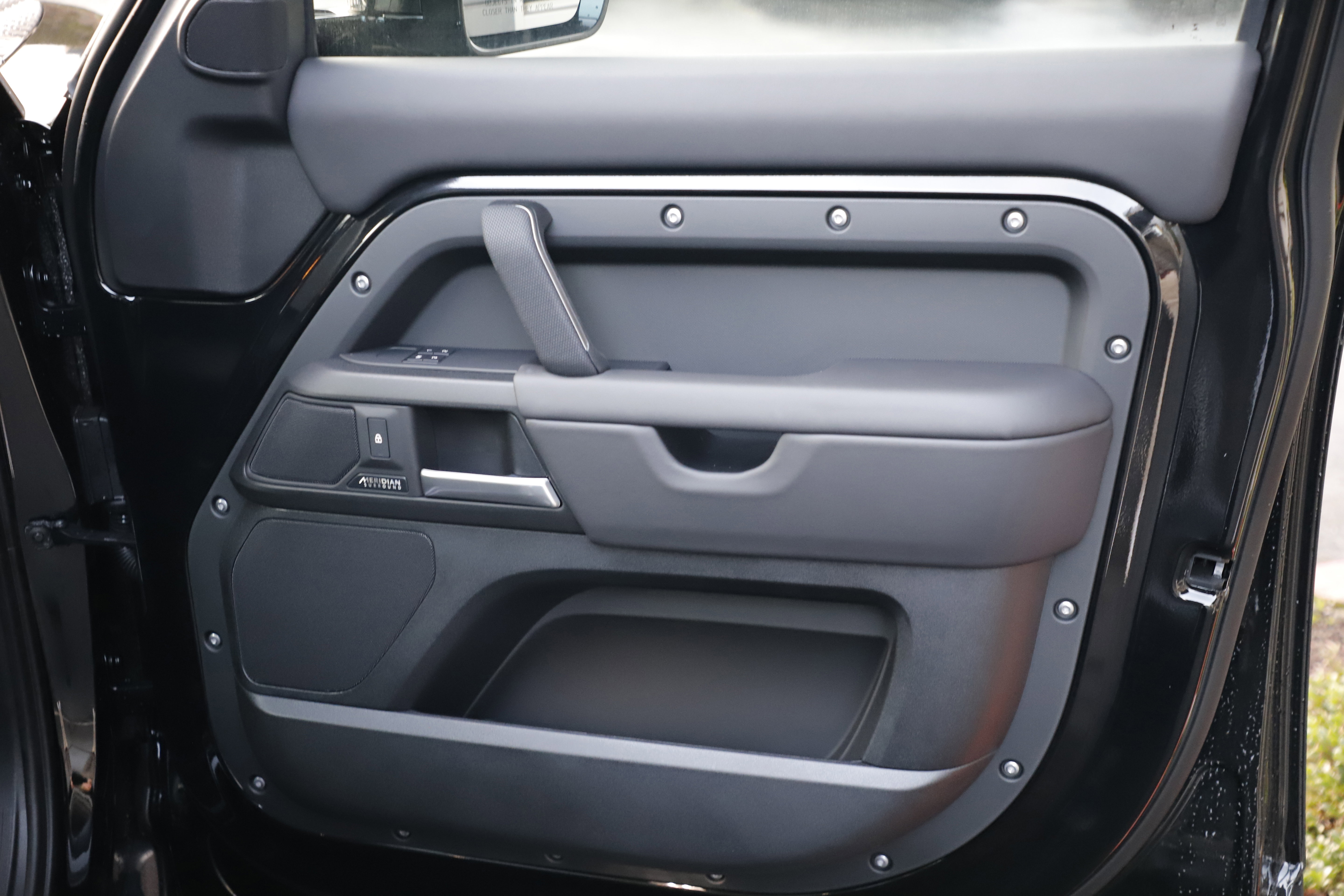 New 2025 Land Rover Defender 110 X AWD/4WD image 10