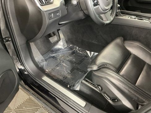 Used 2021 Volvo XC60 T6 Inscription w/ Advanced Package image 15