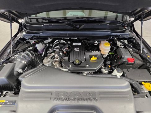 New 2026 RAM 2500 Limited AWD/4WD image 9