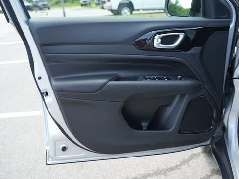 New 2026 Jeep Compass Latitude AWD/4WD image 12