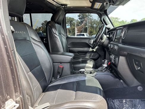 Used 2020 Jeep Wrangler Unlimited Sahara AWD/4WD image 20