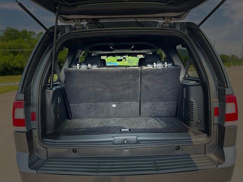 Used 2016 Lincoln Navigator Reserve AWD/4WD image 34