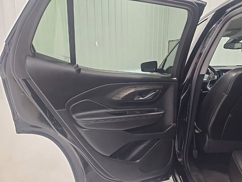 Used 2024 GMC Terrain SLT image 19