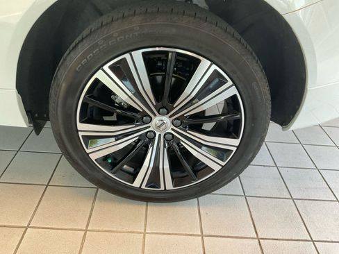 Used 2023 Volvo XC60 B5 Ultimate w/ Climate Package AWD/4WD image 28