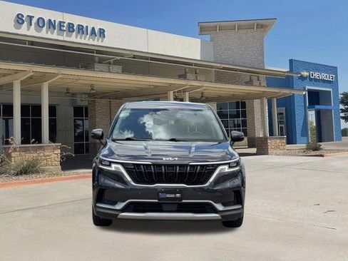 Used 2024 Kia Carnival EX FWD image 9