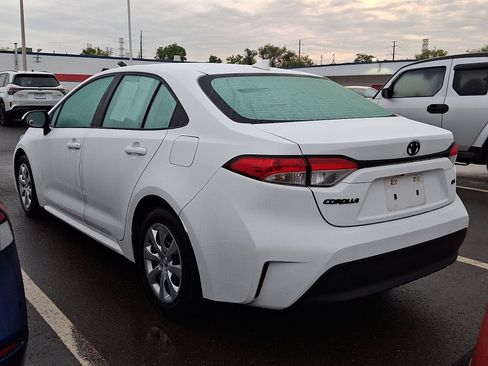 Used 2025 Toyota Corolla LE FWD image 3