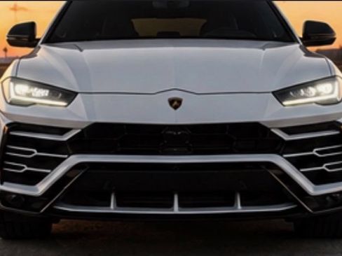Used 2019 Lamborghini Urus AWD/4WD image 3