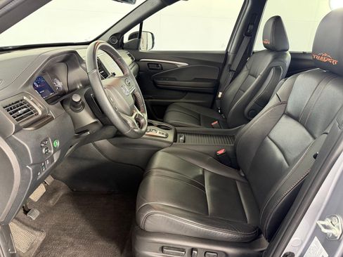 Used 2023 Honda Passport TrailSport image 5