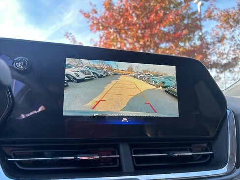 Used 2025 Chevrolet Trax ACTIV w/ Driver Confidence Package image 16