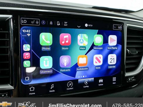 Used 2024 Chrysler Pacifica Touring-L FWD image 14
