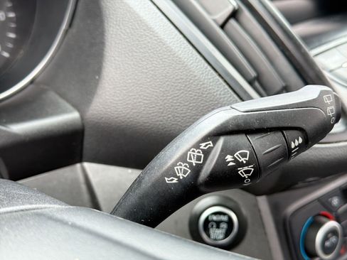 Used 2019 Ford Escape SEL image 26