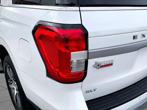 Certified 2024 Ford Expedition XLT RWD image 26