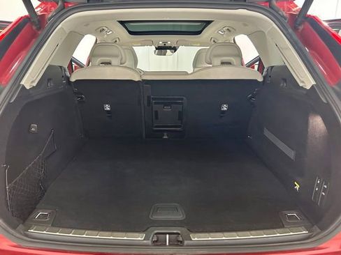 Used 2018 Volvo XC60 T8 Inscription image 15