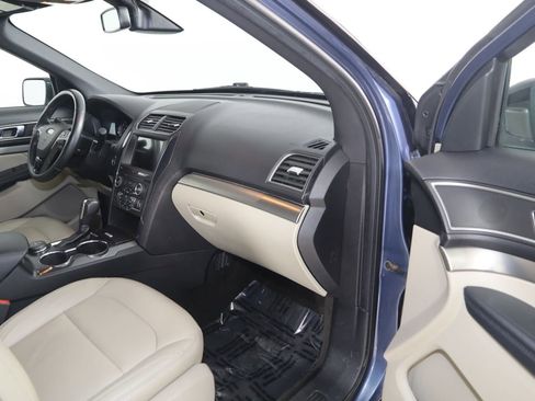 Used 2018 Ford Explorer XLT w/ Equipment Group 202A image 43