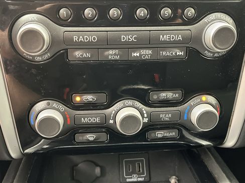 Used 2020 Nissan Pathfinder SV AWD/4WD image 21