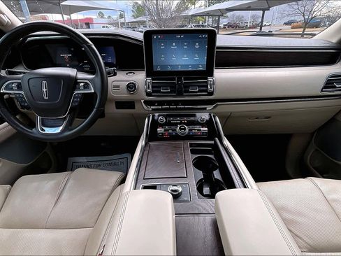 Used 2021 Lincoln Navigator Reserve w/ Luxury Package image 14