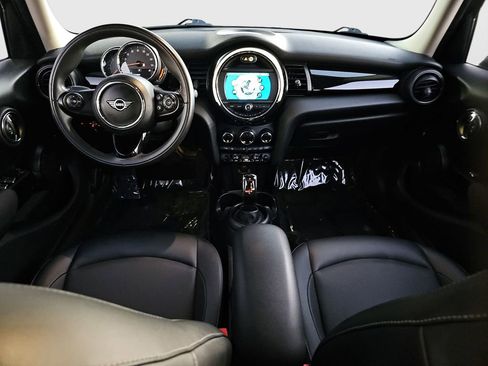 Used 2021 MINI Cooper 4-Door Hardtop image 19