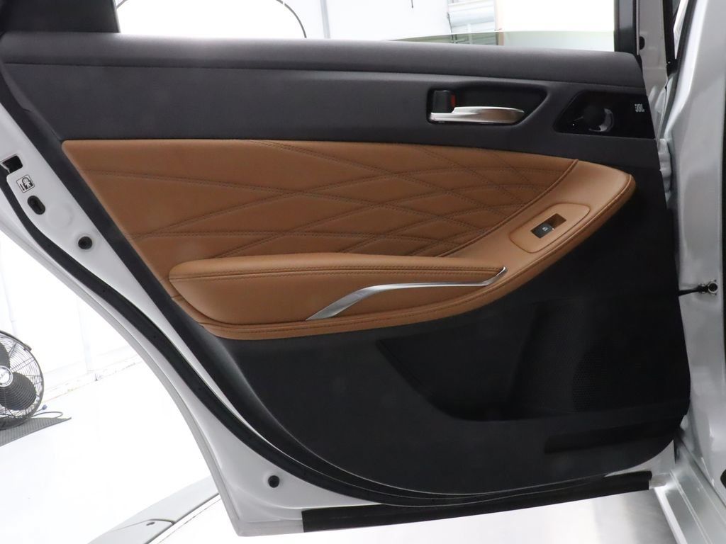 Used 2019 Toyota Avalon Limited w/ Advanced Safety Package FWD image 36
