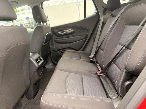 Used 2024 GMC Terrain SLE w/ Driver Convenience Package FWD image 6