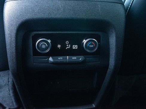 Used 2025 Buick Enclave Preferred image 29