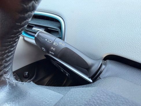 Used 2017 Toyota Prius Four image 16