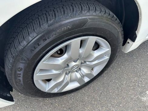 Used 2010 Nissan Altima 2.5 S FWD image 16