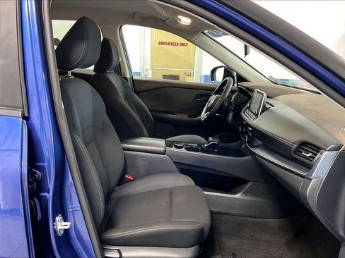 Used 2023 Nissan Rogue S AWD/4WD image 11