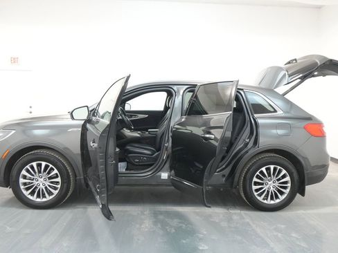 Used 2018 Lincoln MKX Select w/ Select Plus Package image 31