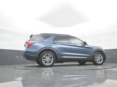 Certified 2020 Ford Explorer XLT w/ Equipment Group 202A image 32