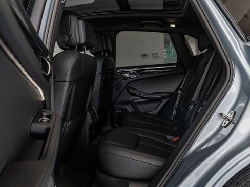 Certified 2025 Porsche Macan image 25