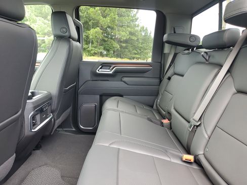 New 2025 GMC Sierra 2500 Denali image 10