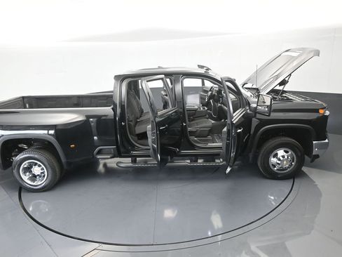 Used 2024 Chevrolet Silverado 3500 LT image 74