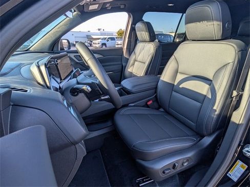 New 2026 Chevrolet Traverse LT w/ Sun and Wheel Package image 4