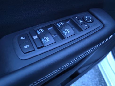 New 2026 Chrysler Pacifica Limited image 30