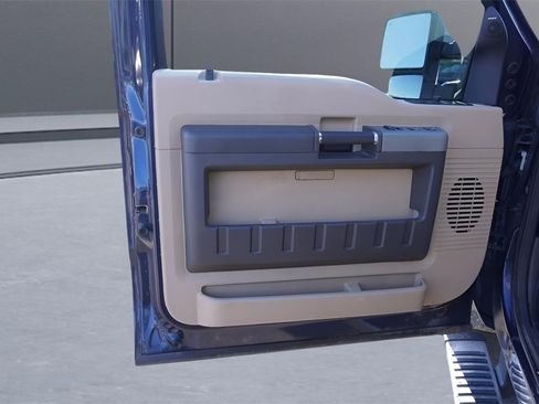 Used 2013 Ford F350 Lariat w/ Chrome Pkg image 31