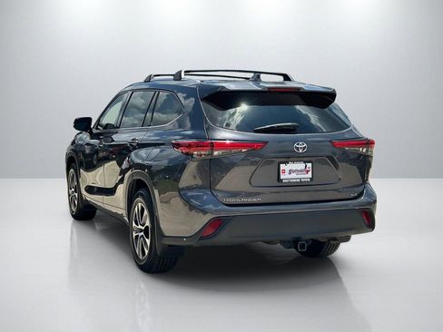 Used 2020 Toyota Highlander XLE FWD image 7