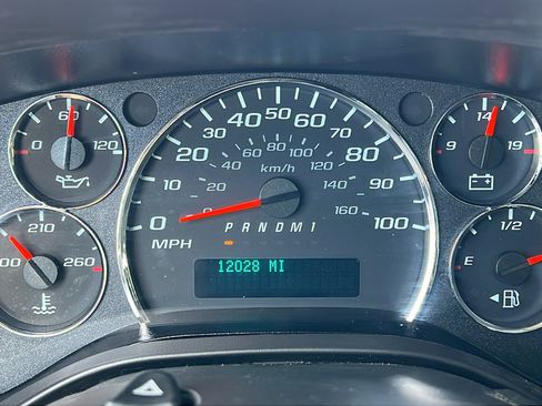 Certified 2024 GMC Savana 2500 w/ Driver Convenience Package RWD image 21
