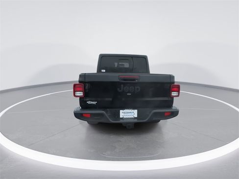 Used 2023 Jeep Gladiator Sport image 7