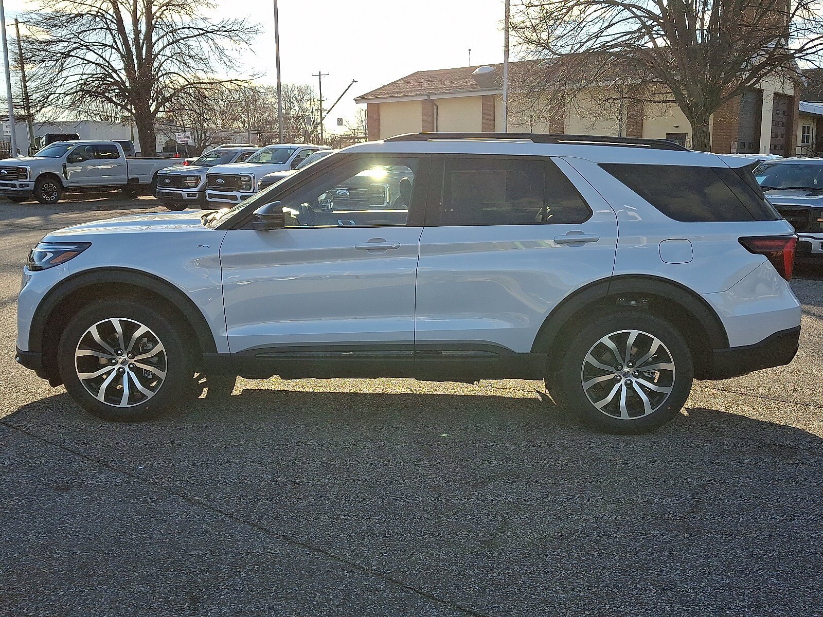 New 2026 Ford Explorer ST-Line AWD/4WD image 4